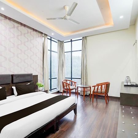 Super Townhouse Sector 51 Noida Near Metro Station Hotel Eksteriør billede