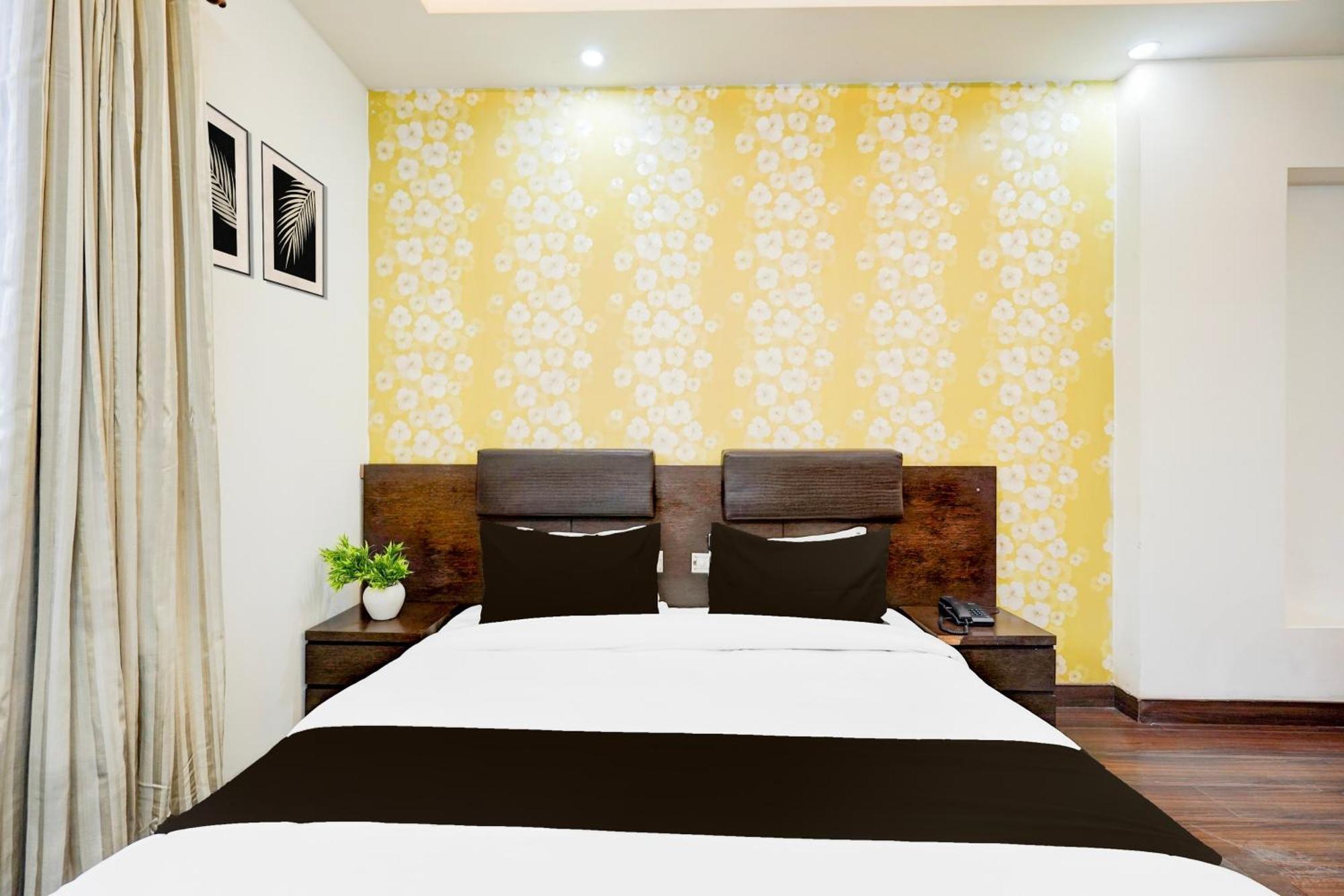 Super Townhouse Sector 51 Noida Near Metro Station Hotel Eksteriør billede