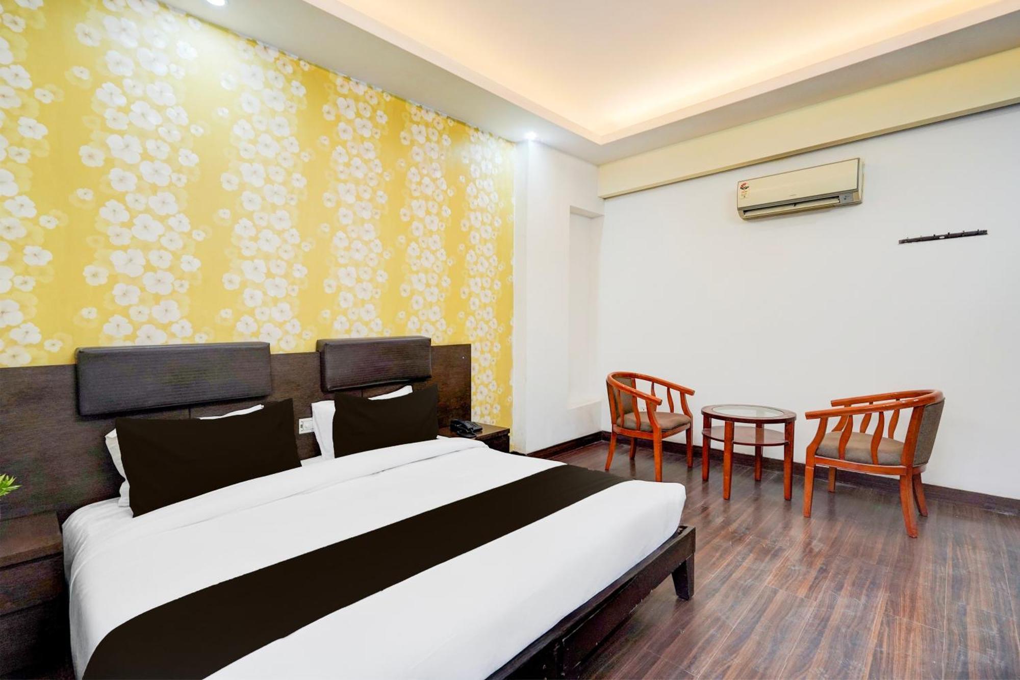 Super Townhouse Sector 51 Noida Near Metro Station Hotel Eksteriør billede