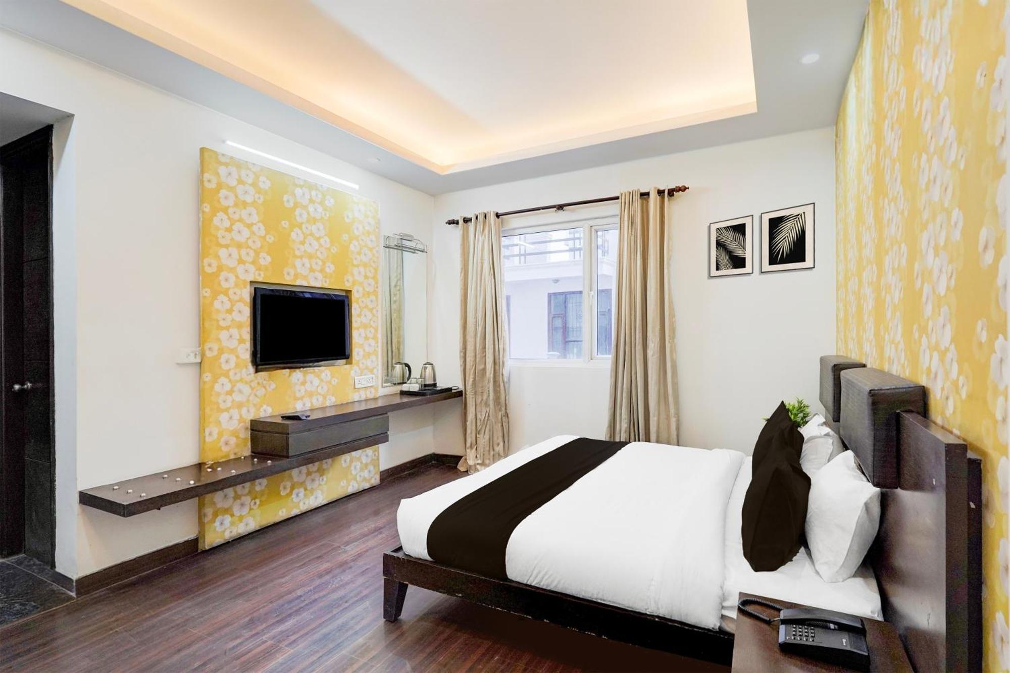 Super Townhouse Sector 51 Noida Near Metro Station Hotel Eksteriør billede