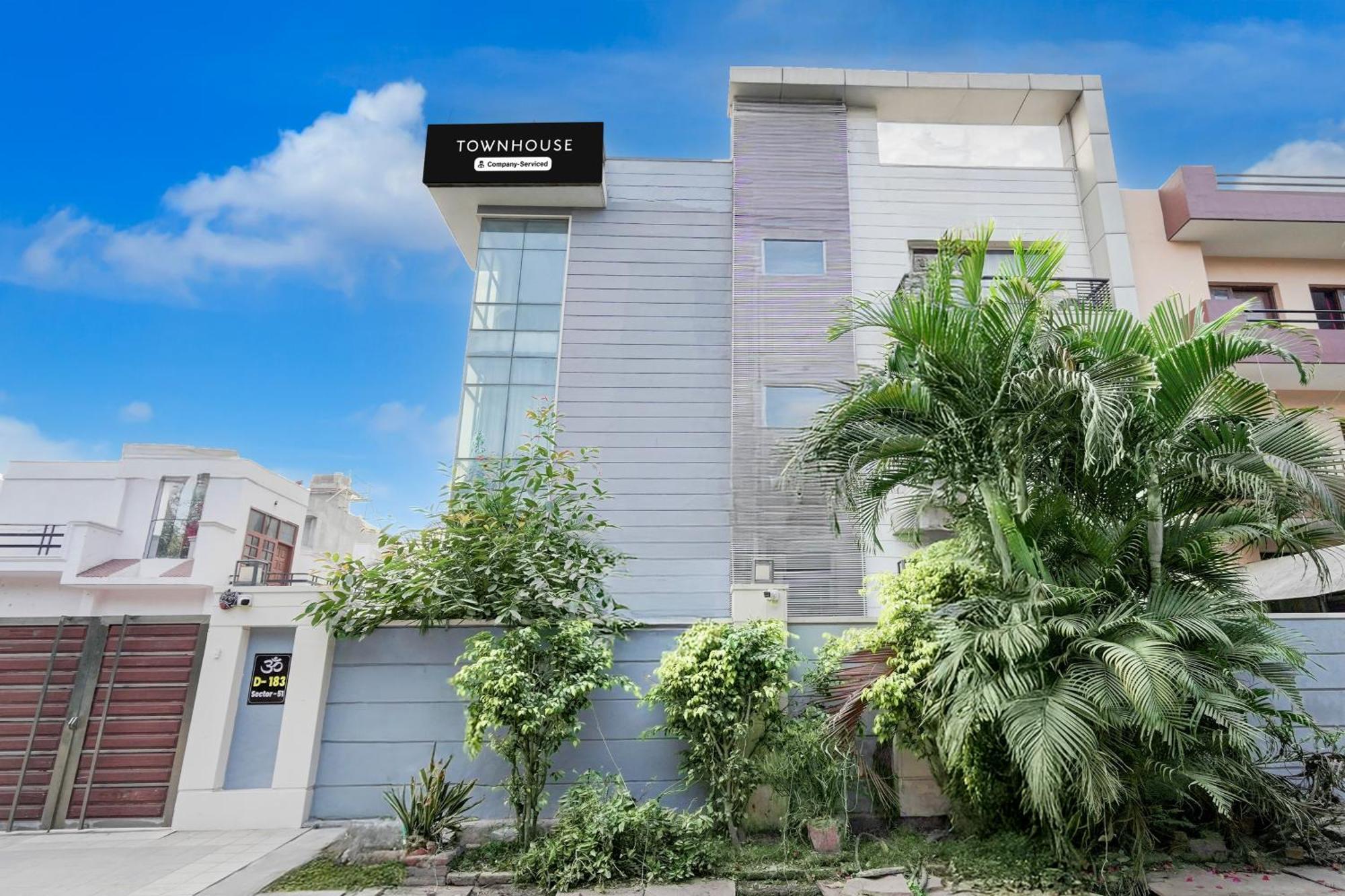 Super Townhouse Sector 51 Noida Near Metro Station Hotel Eksteriør billede
