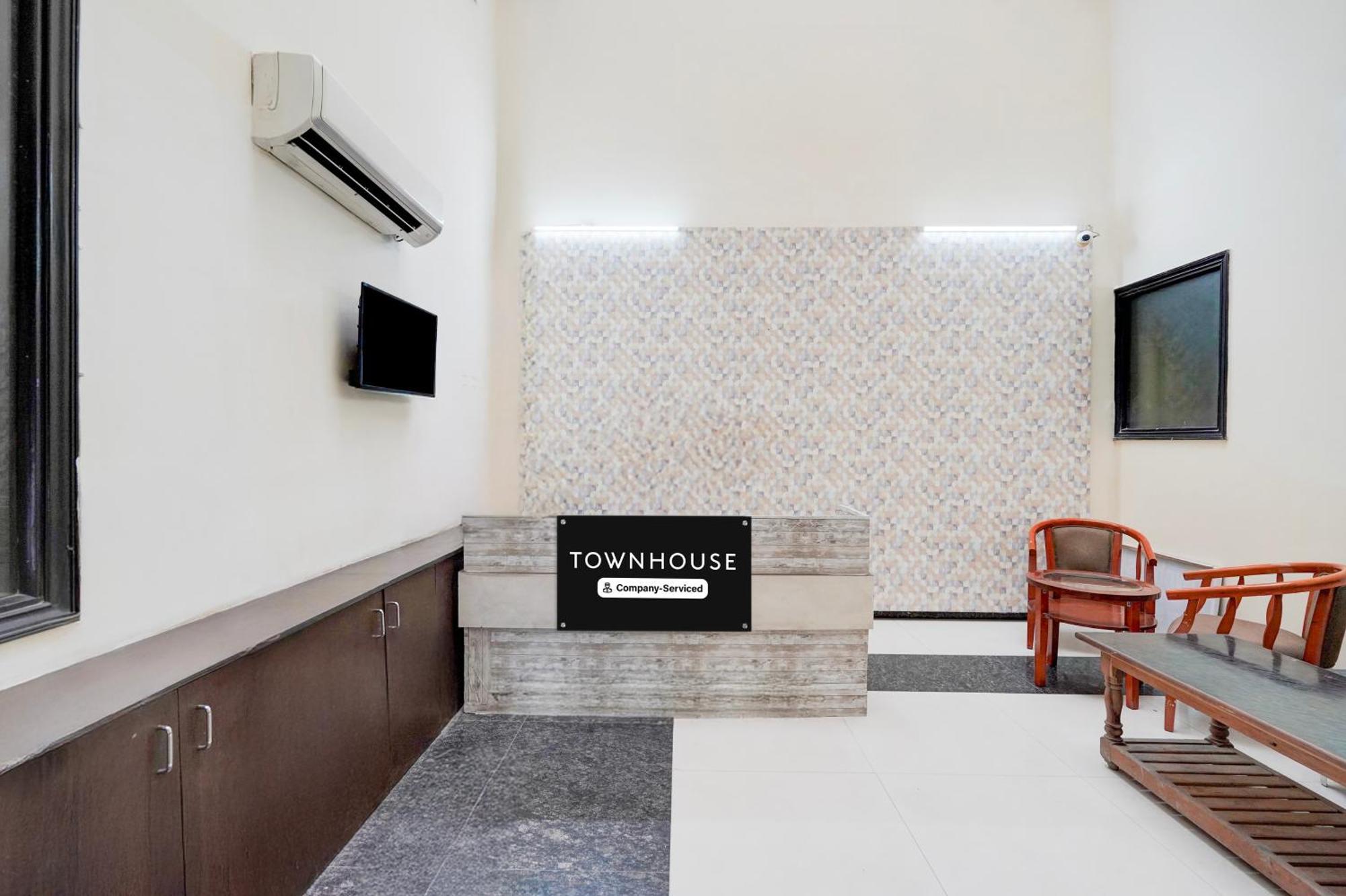 Super Townhouse Sector 51 Noida Near Metro Station Hotel Eksteriør billede