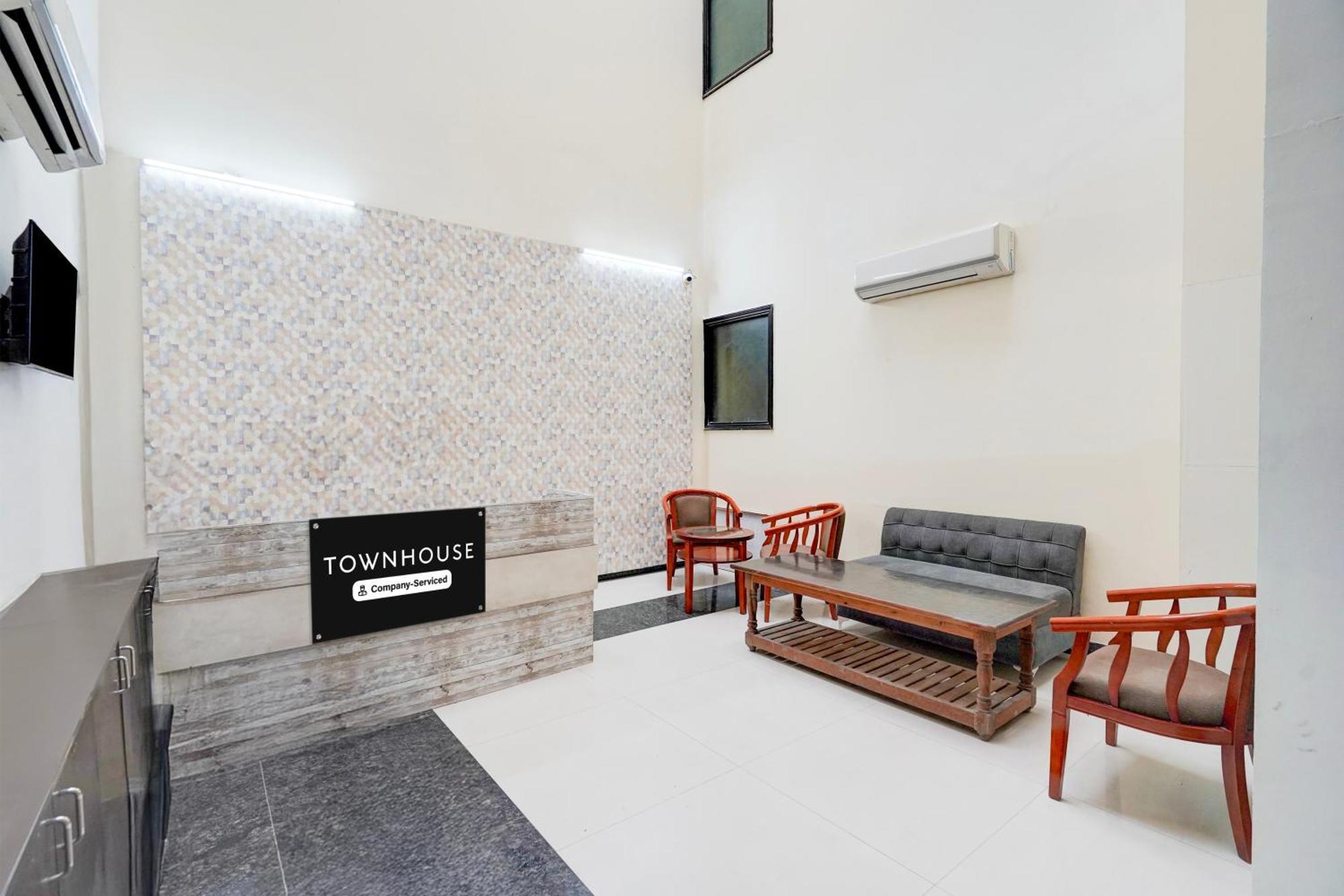 Super Townhouse Sector 51 Noida Near Metro Station Hotel Eksteriør billede