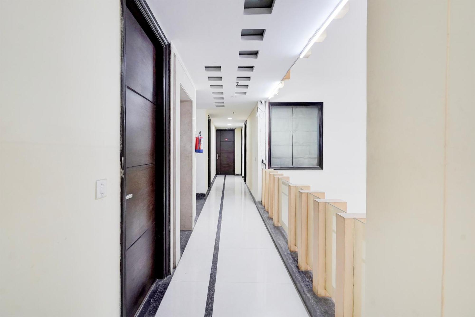 Super Townhouse Sector 51 Noida Near Metro Station Hotel Eksteriør billede